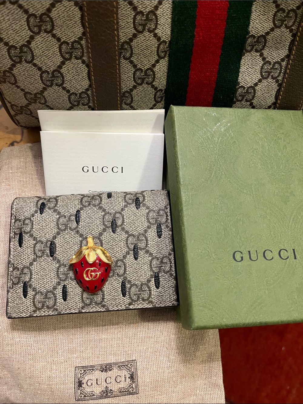 BRAND NWOT- Gucci GG Supreme Canvas Card wallet with double GG Strawberry 🍓